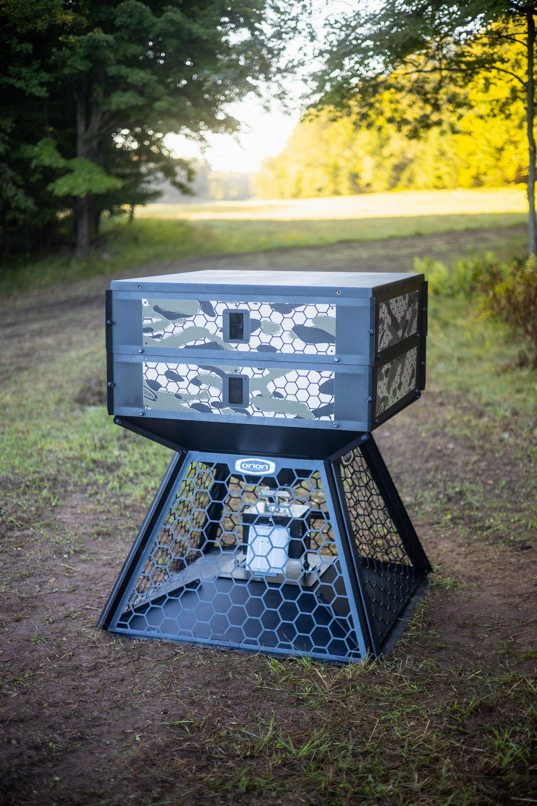 1050lbs - Orion Modular Stand and Fill Deer Feeder