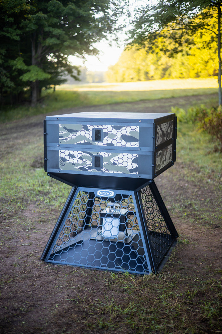 1050lbs - Orion Modular Stand and Fill Deer Feeder