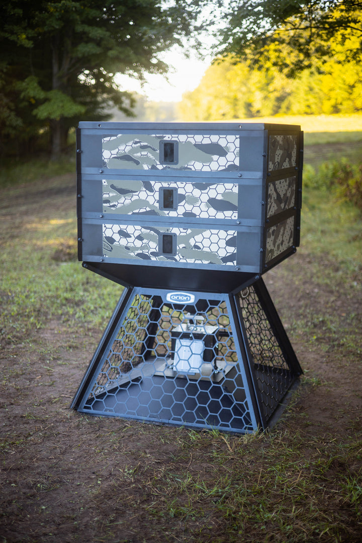 1050lbs - Orion Modular Stand and Fill Deer Feeder