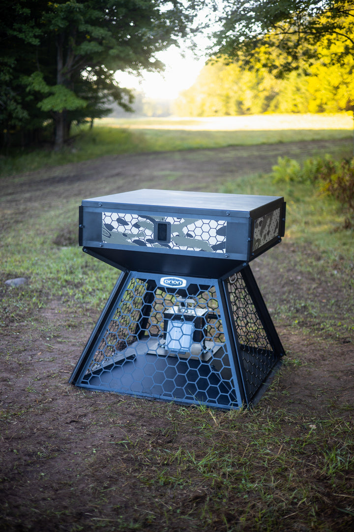 450lbs - Orion Modular Stand and Fill Deer Feeder
