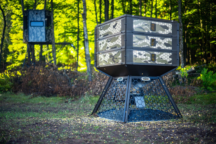 1050lbs - Orion Modular Stand and Fill Deer Feeder
